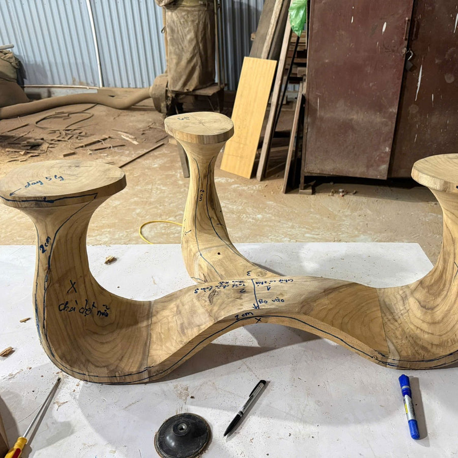 Rough carving - Coffee table